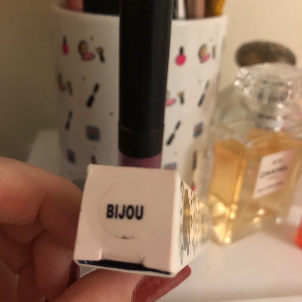 Lipstick - Picture 5 of 5